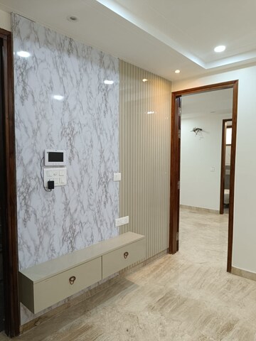 Room in 2 BHK Builder Floor at Paschim Vihar – for Rent