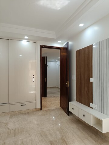 Room in 2 BHK Builder Floor at Paschim Vihar – for Rent