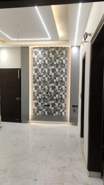 Building Lobby in 3 BHK Builder Floor at Paschim Vihar – for Rent