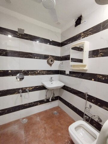 Furnished Amenities in 2 BHK Builder Floor at Paschim Vihar – for Rent