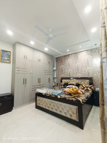 Bedroom in 3 BHK Builder Floor at Sector 23 – for Sale