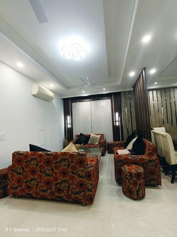 Bedroom in 3 BHK Builder Floor at Sector 23 – for Sale