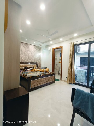 Bedroom in 3 BHK Builder Floor at Sector 23 – for Sale