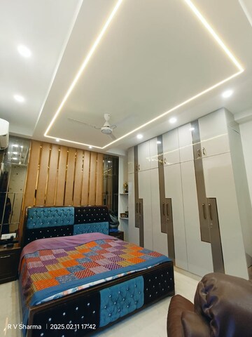Bedroom in 3 BHK Builder Floor at Sector 23 – for Sale
