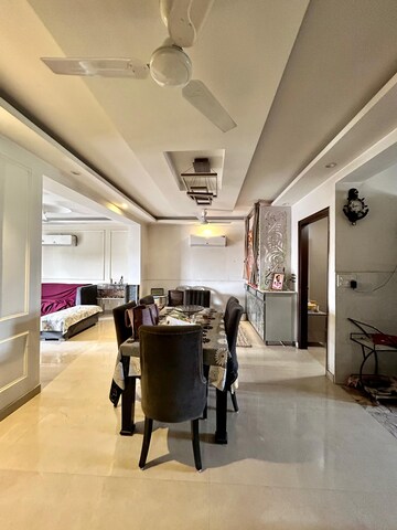 Team Area in 3 BHK Builder Floor at Sector 22 – for Sale