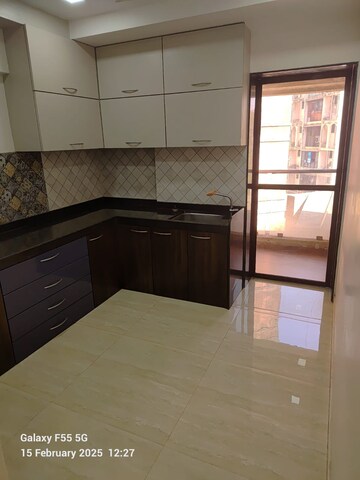 Room in 3 BHK Apartment at Raajyam Amity Apartments, Vakola – for Rent