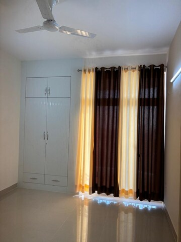 Building Lobby in 3 BHK Apartment at Ansal Sushant Jeevan Enclave, Sushant Golf City – for Rent