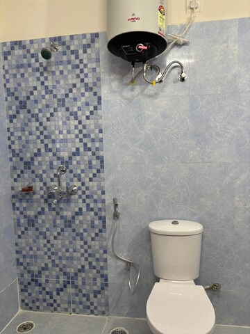 Bathroom in 3 BHK Apartment at Ansal Sushant Jeevan Enclave, Sushant Golf City – for Rent