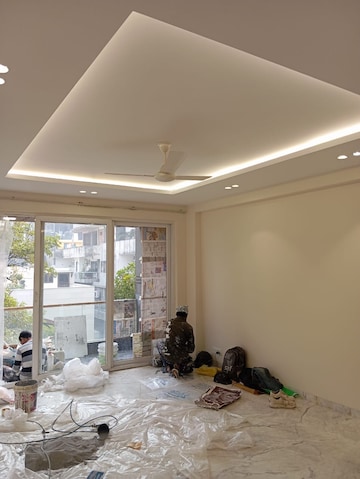 Living Room in 4 BHK Apartment at Greater Kailash ii – for Rent