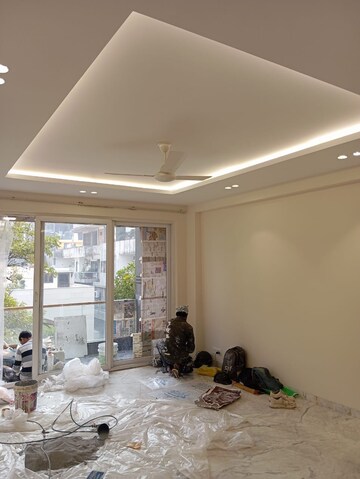Living Room in 4 BHK Apartment at Greater Kailash ii – for Rent