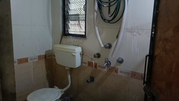 Bathroom, nilkanth-park-chs 2 Bedroom 850 Sq.Ft. Apartment In Kalyan West Thane 8204712