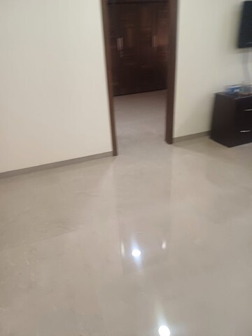 Room in 2 BHK Apartment at Parinee 11 West, Juhu – for Rent