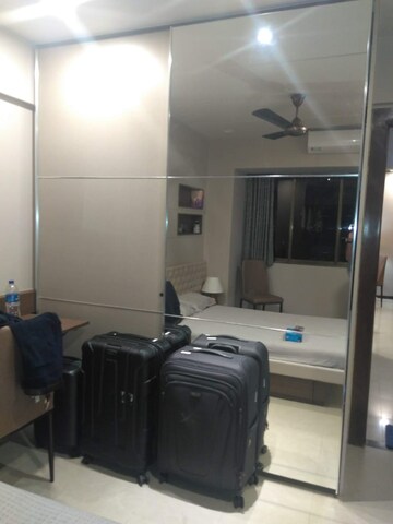 Team Area in 2 BHK Apartment at Andheri West – for Rent