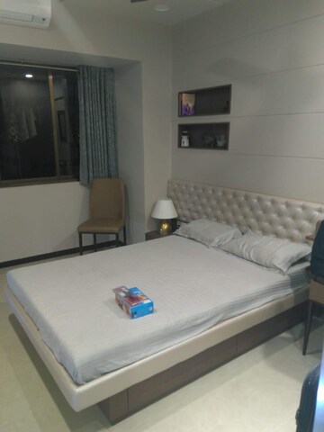 Bedroom in 2 BHK Apartment at Andheri West – for Rent