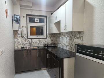 Kitchen in 1.5 BHK Builder Floor at Sector 55 – for Rent