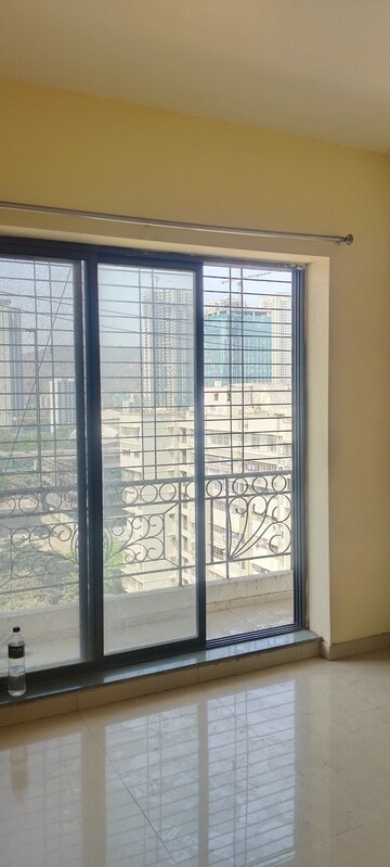 Master Bedroom in 2 BHK Apartment at Laxmi Royal Classic, Mulund West – for Rent