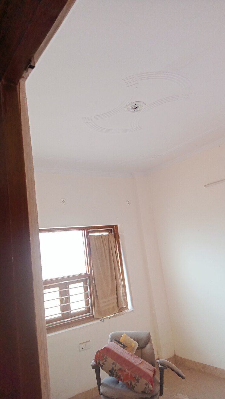 Room, burari 3 Bedroom 100 Sq.Yd. Builder Floor In Burari Delhi 8204801