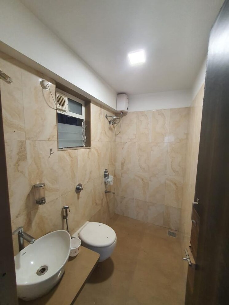 Bathroom, shree-mahavir-juhu-shantivan-chs 3 Bedroom 1211 Sq.Ft. Apartment In Vile Parle West Mumbai 8204808