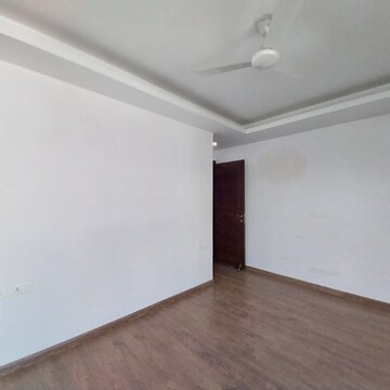 Room in 4 BHK Builder Floor at Saket – for Rent