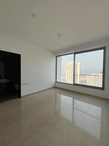 Room in 4 BHK Apartment at Oberoi Sky City, Borivali East – for Sale