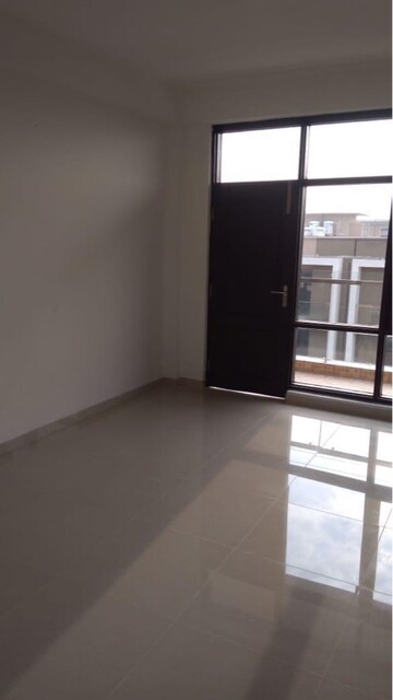 Room in 3 BHK Builder Floor at Omaxe New Chandigarh, North Mullanpur – for Sale