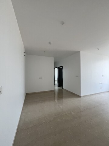 Room in 4 BHK Apartment at Oberoi Sky City, Borivali East – for Sale