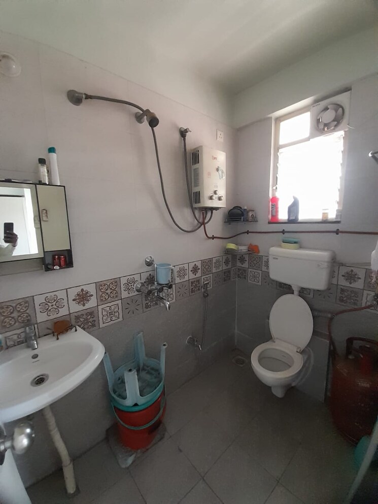 Bathroom, sakshi-gandha-apartments 3 Bedroom 1350 Sq.Ft. Apartment In Karve Nagar Pune 8204871