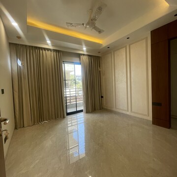 Room in 4 BHK Builder Floor at Ansal API Esencia, Sector 67 – for Sale