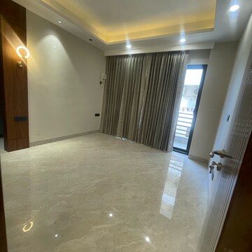 Room in 4 BHK Builder Floor at Ansal API Esencia, Sector 67 – for Sale