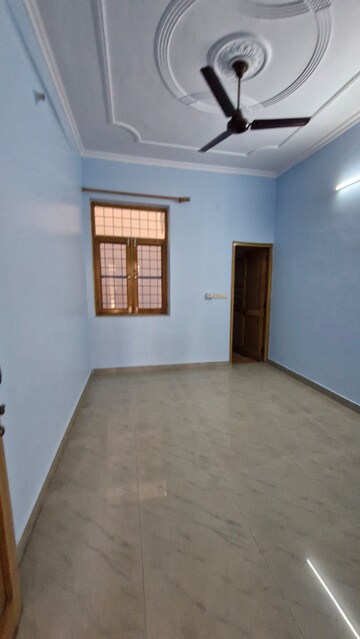 Room in 2 BHK Builder Floor at Gms Road – for Rent
