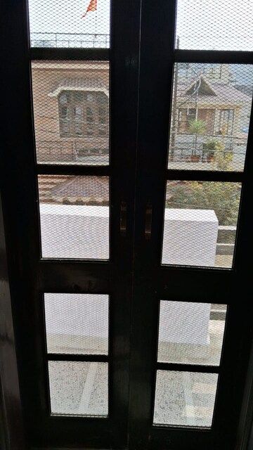 Room in 2 BHK Builder Floor at Gms Road – for Rent
