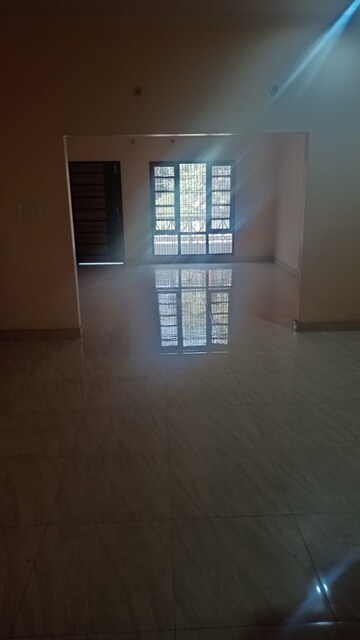 Room in 2 BHK Independent House at Gomti Nagar – for Rent