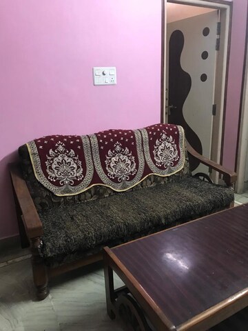 Living Room in 2 BHK Independent House at Gomti Nagar – for Rent