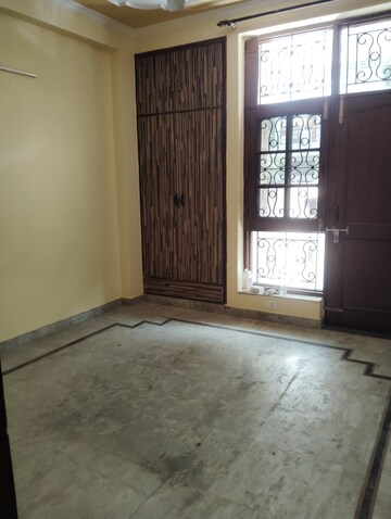 Room in 3 BHK Independent House at Sector 50 – for Rent