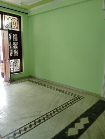 Room in 3 BHK Independent House at Sector 50 – for Rent