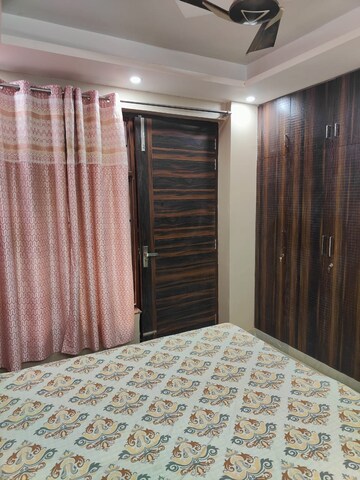 Bedroom in 3 BHK Builder Floor at Ameya One, Sector 42 – for Rent