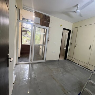 Room in 2 BHK Builder Floor at Lajpat Nagar ii – for Rent