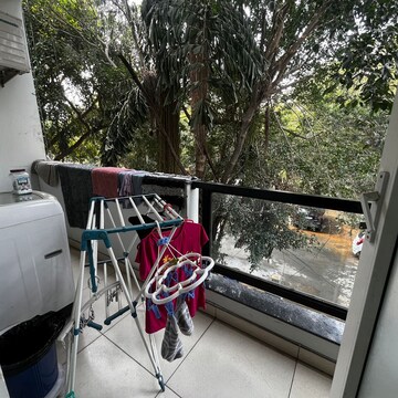 Balcony in 1 BHK Builder Floor at Ansal Sushant Lok I, Sector 43 – for Rent