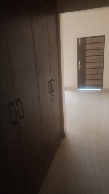 Room in 3 BHK Independent House at Gomti Nagar – for Rent
