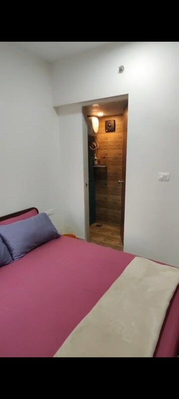 Room in 1 BHK Apartment at Lodha Crown Quality Homes, Majiwada – for Rent