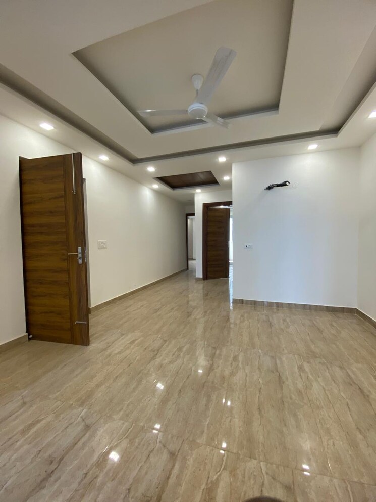 Living Room, parklands 3 Bedroom 250 Sq.Yd. Builder Floor In Sector 85 Faridabad 8205241