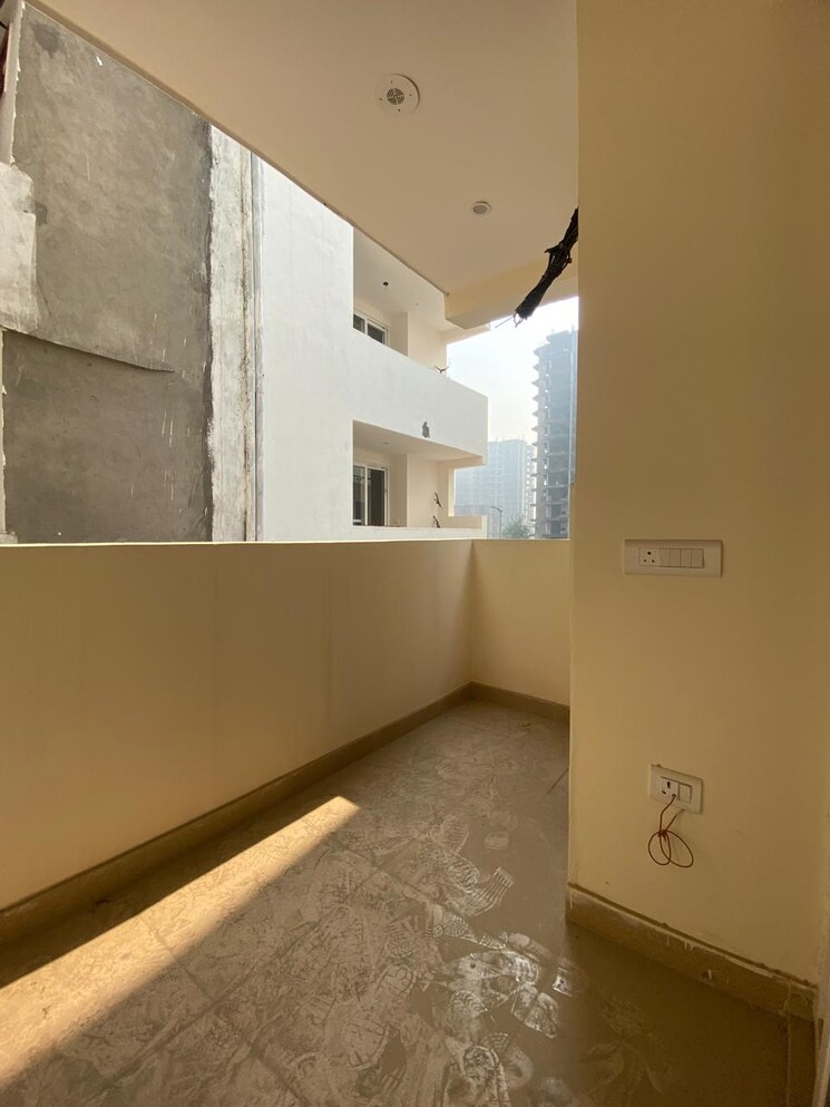 Balcony, parklands 3 Bedroom 250 Sq.Yd. Builder Floor In Sector 85 Faridabad 8205241