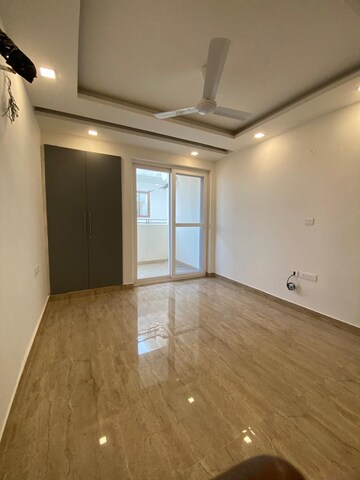 Room in 3 BHK Builder Floor at Parklands, Sector 85 – for Sale