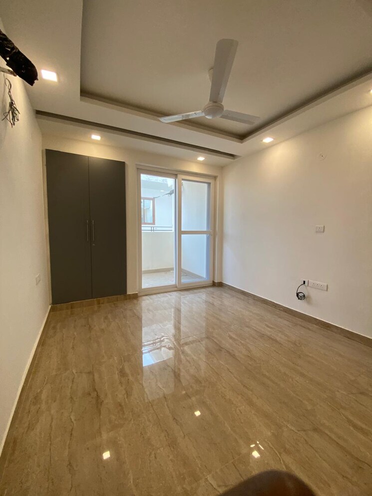 Room, parklands 3 Bedroom 250 Sq.Yd. Builder Floor In Sector 85 Faridabad 8205241
