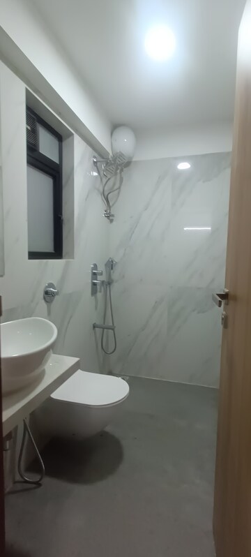 Master Bedroom in 2 BHK Apartment at Diamond Park, Santacruz East – for Rent