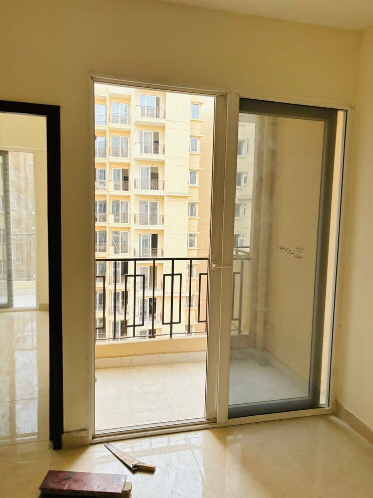 Room, signature-orchard-avenue-2 2 Bedroom 617 Sq.Ft. Apartment In Sector 93 Gurgaon 8205197