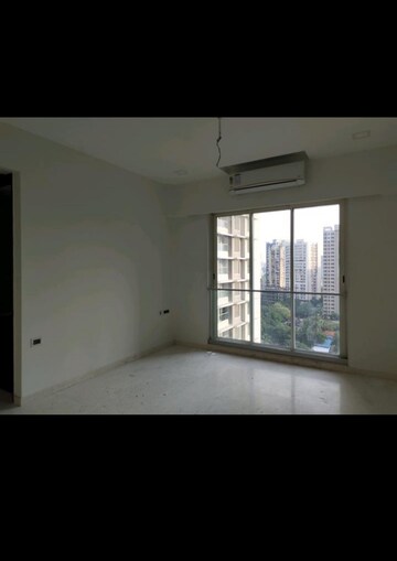 Room in 3 BHK Apartment at Ekta Tripolis, Goregaon West – for Rent
