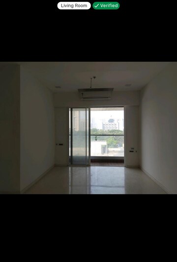 Room in 3 BHK Apartment at Ekta Tripolis, Goregaon West – for Rent