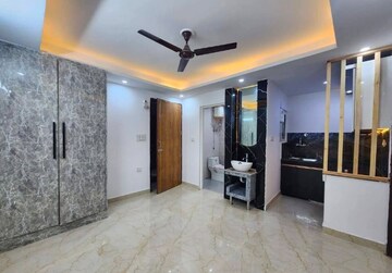 Room in 2 BHK Builder Floor at Saket – for Rent