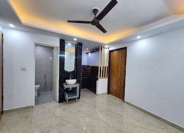 Room in 2 BHK Builder Floor at Saket – for Rent